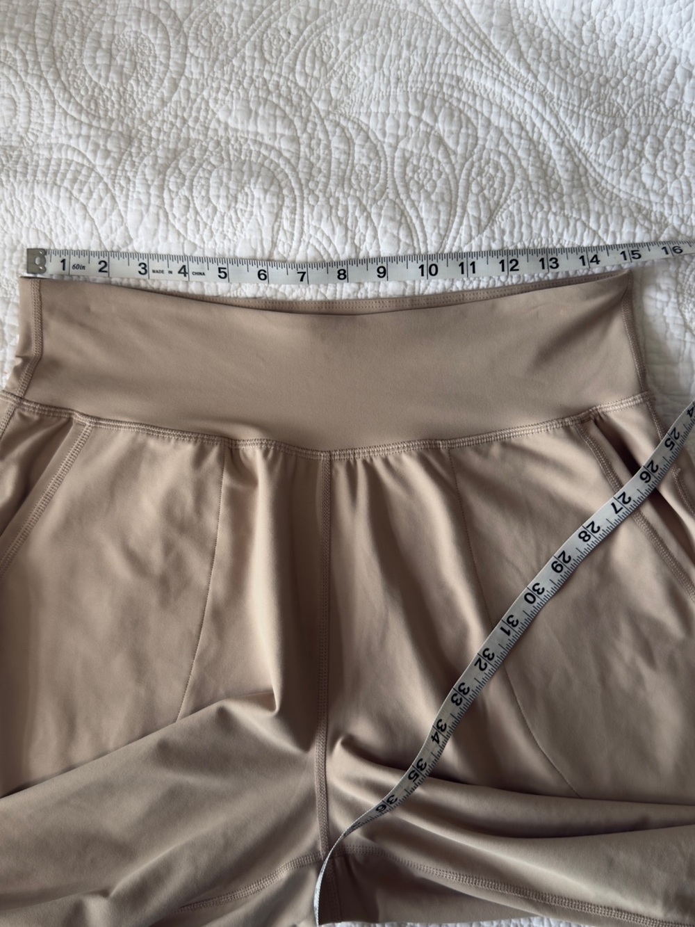 Old Navy High-Waisted PowerSoft Pocket Joggers Beige Large Like New - Picture 10 of 11